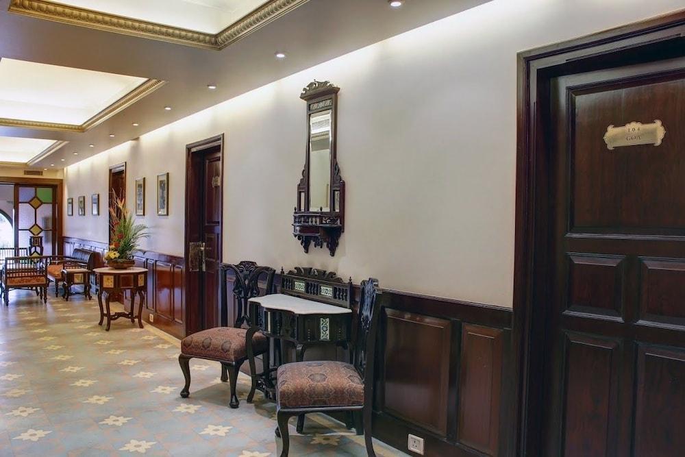 Palace On Ganges - Heritage Hotel Varanasi Exteriör bild