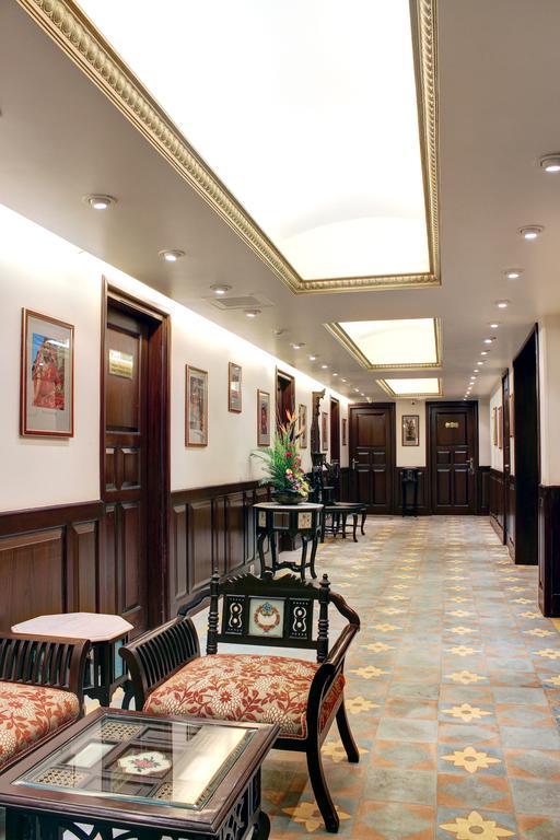 Palace On Ganges - Heritage Hotel Varanasi Exteriör bild