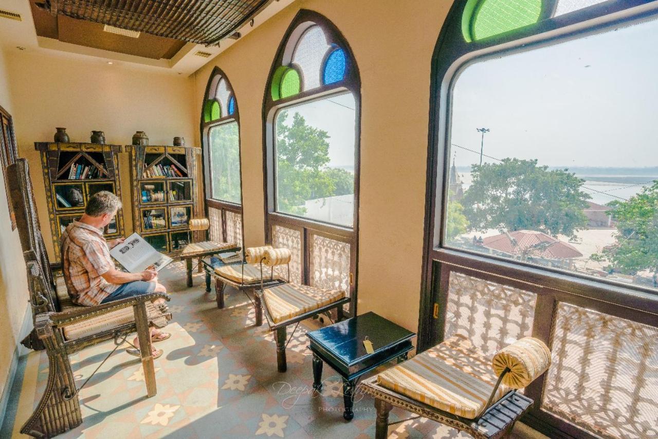 Palace On Ganges - Heritage Hotel Varanasi Exteriör bild