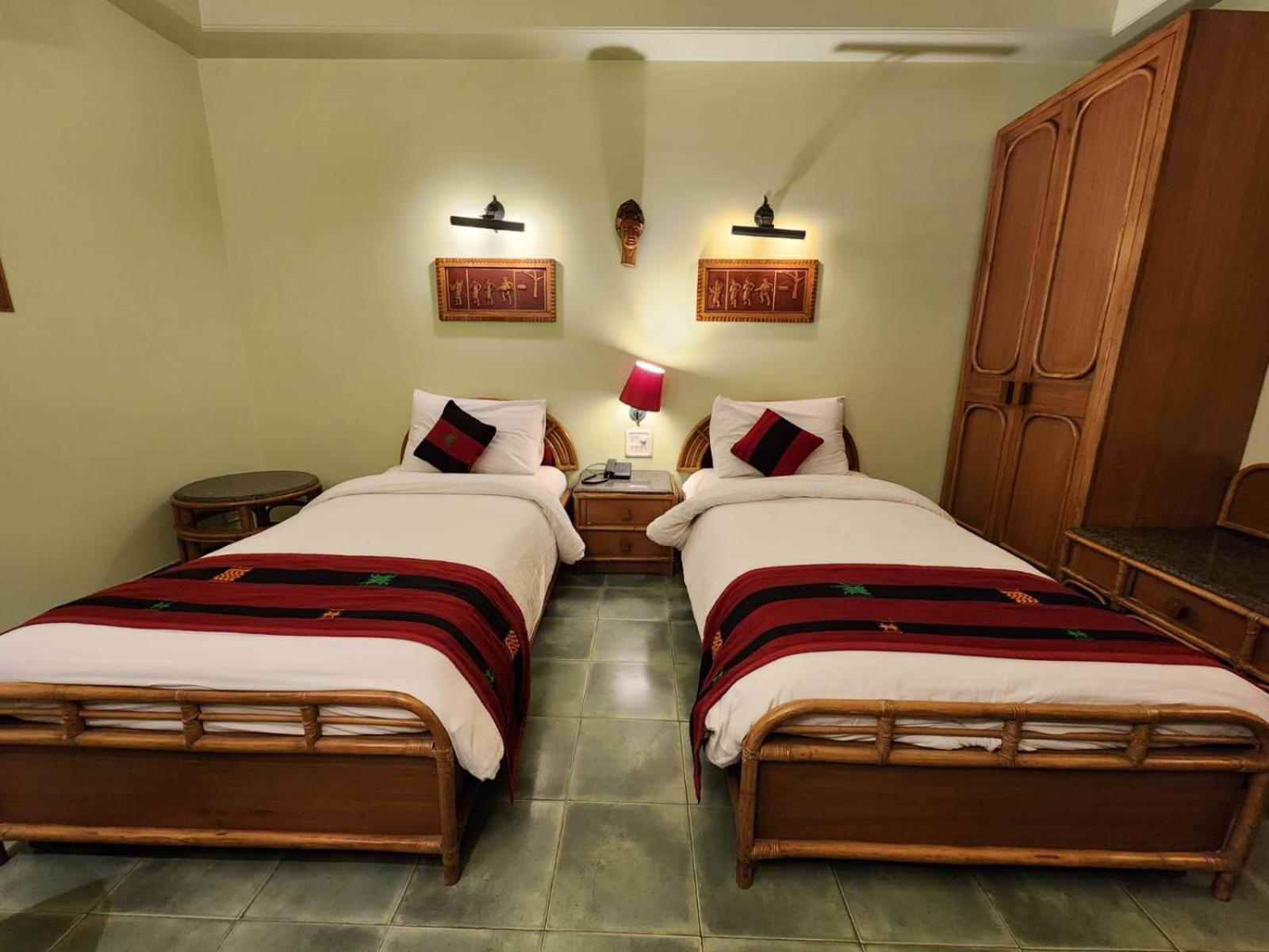 Palace On Ganges - Heritage Hotel Varanasi Exteriör bild